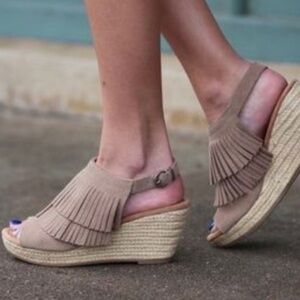 Minnetonka Wedges Sandal Ashley Espadrille Tassel Suede Leather Tan Open Toe: 9